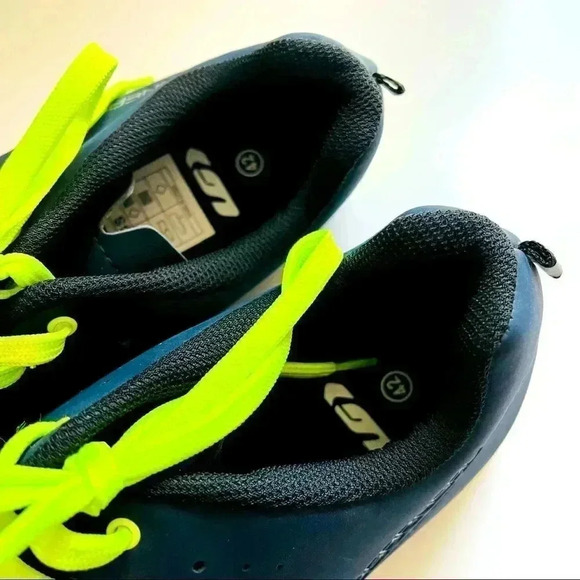 NWOT Louis Garneau Urban Cycling Shoes - Picture 8 of 10